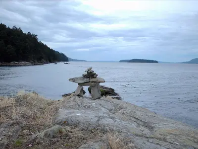 Chivers Point Inukshuk - panoramio