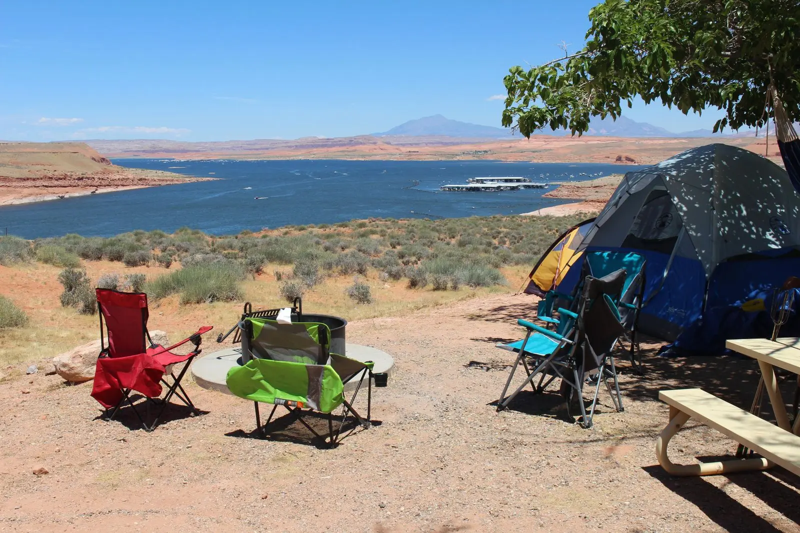 Halls Crossing Campground