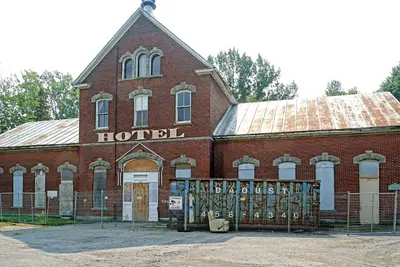 Quebec-00131 - Hotel ! (51446871930)