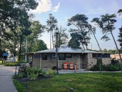 I-81 sb WV rest area welcome center building, July 2025