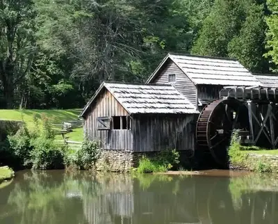 The historic Mabry Mill is nearby.