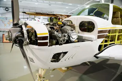 Beechcraft Bonanza (52464000427)