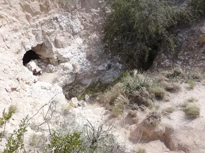 Parks Ranch Cave ^1 - panoramio (1)