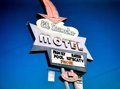 Mesa signage El Rancho Motel (5312637913)