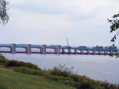 Lock and Dam No. 7 - panoramio