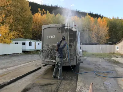 Hundreds of pounds of mud! (48686748767)
