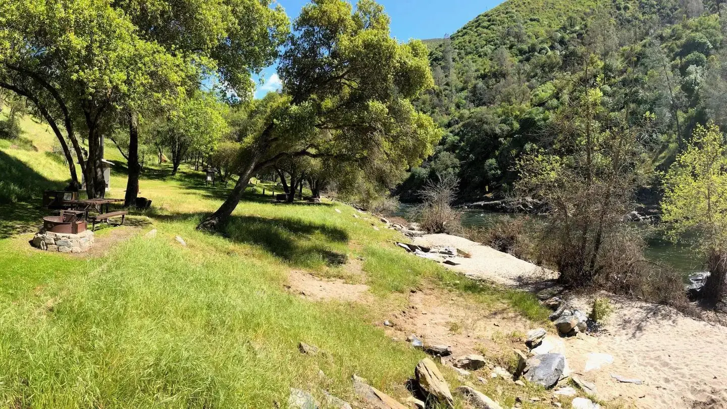 Willow Placer Campground—site #19, #18, and beach