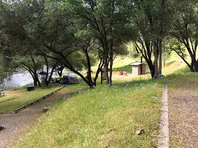Willow Placer Campground access trails to walk-in sites