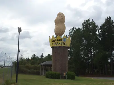 Giant Peanut, Ashburn