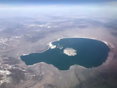 2022-03-24 19 58 45 UTC minus 7 View north from an airplane towards Mono Lake in Mono County, California
