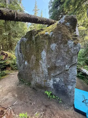 Miller River - Car Door Boulder (NE)