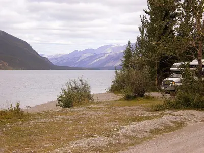 Muncho lake Provincial Park (Strawberry Flat campground)along Alaska Hwy^^ Splendid ^ remote place ^^Le Serengety du nord - panoramio