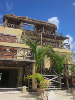 Edificio en Calle Costera de Mahahual, Quintana Roo. - panoramio