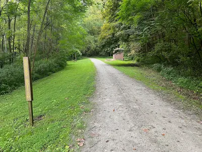 GAP Round Bottom sign by GAP trail (50256463956)