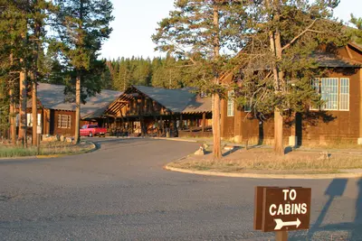 Yellowstone Lake Lodge (3679486002)