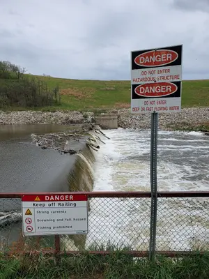 Wawanesa Dam signs