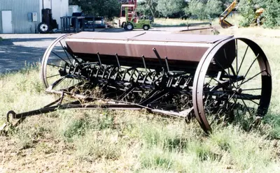 Planter, Williams, AZ 2004 (6917735725)