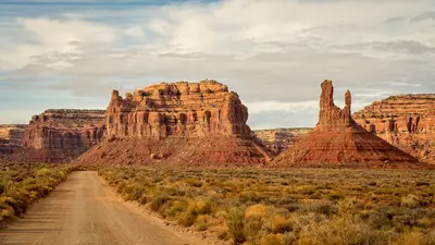 Utah Valley of the Gods 17 Mile Drive (30973056697)