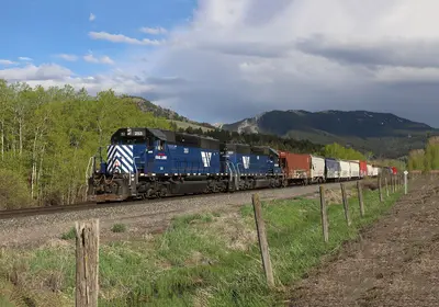 MRL SD40s Fort Ellis