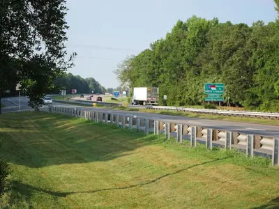 VA I-95N Welcome Center-02