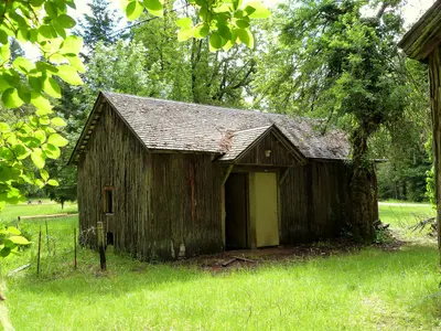 Cedar Guard Station 4 - Cave Junction Oregon