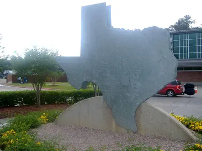 Texas Welcome Center - panoramio - Idawriter