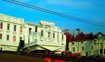 Top Secret - Upside-Down White House - panoramio