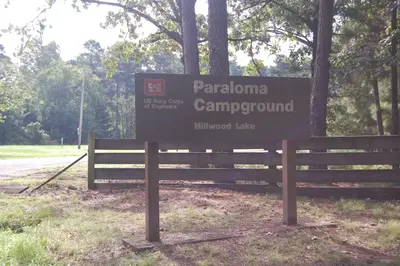 Entrance of Paraloma Park
