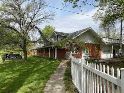 Mayhew Cabin Museum Visitors Center, Nebraska City, April 2026