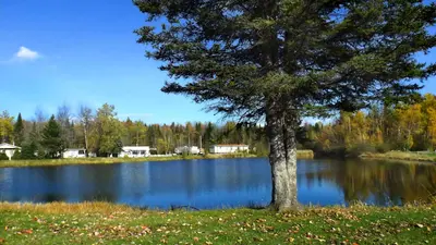 Lac artificiel du domaine - panoramio