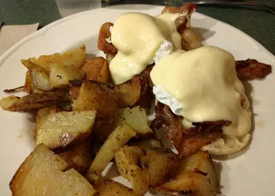 Bacon benny at Riverside Cafe (31746319593)