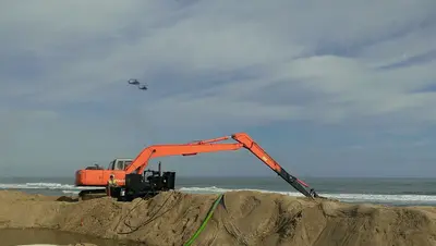 Crews Make Progress on Sandbag Installation - 8380052991