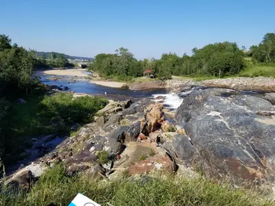 Les Escoumins-Chute de la rivière Escoumins, au village-2018-07-21 (2)