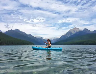IPhone Lake Fun (Unsplash)