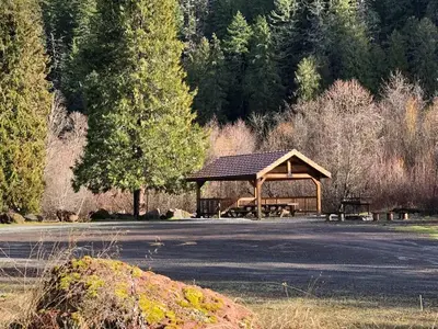 Toketee Group Site; flat site with pavillion, picnic tables and barbeque.