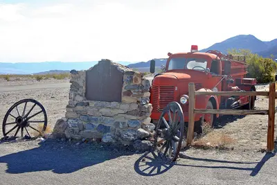 Stovepipe Wells, Death Valley California - panoramio