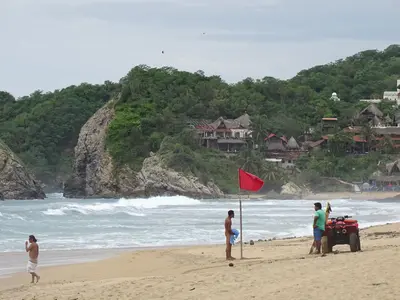 Beach Scene - Zipolite - Oaxaca - Mexico - 07 (15583599591)