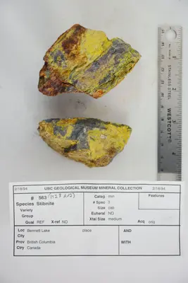 Stibnite (46963783214)