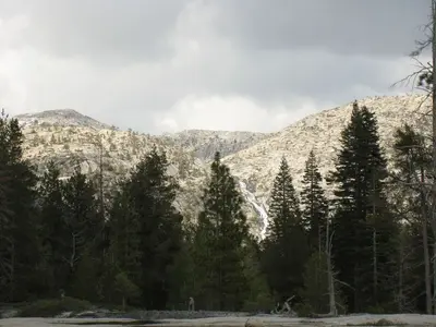 View east-northeast from Lake Vernon towards canyon leading to Branigan Lake - panoramio