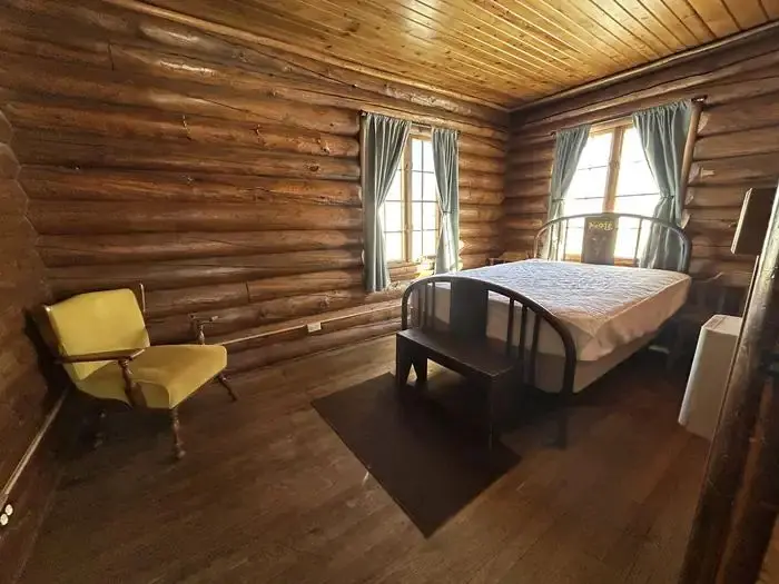 Muddy Guard main bedroom