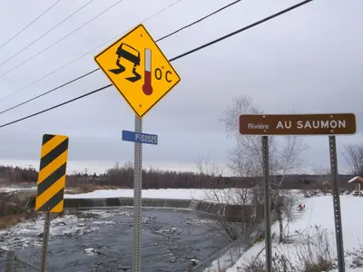 Barrage de la riviere au saumon a Scotstown - panoramio
