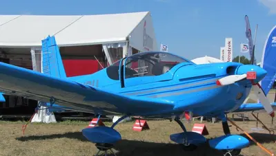 Zlin242l