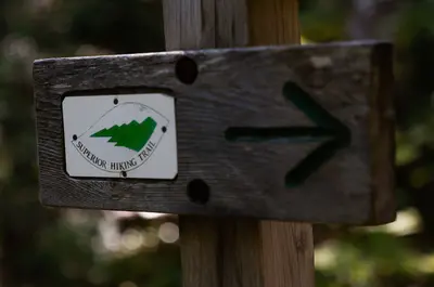 Superior Hiking Trail Arrow Sign (30875992377)