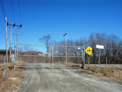 Railroad crossing - panoramio