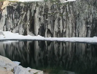PrecipiceLake below KaweahGap