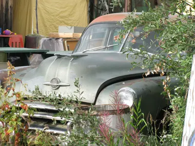 Old Oldsmobile car at Snack Bar, Keno City, Yukon (3894643893)
