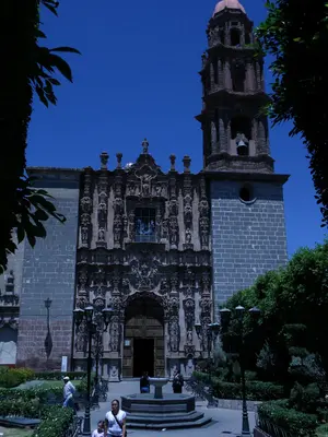 Fachada Principal de la Parroquia