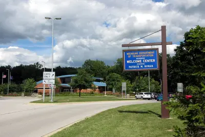 Michigan Welcome Center - panoramio