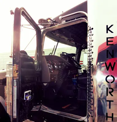 Bakersfield, (CA) Truck Kenworth at Flying J Travel Plaza (8)