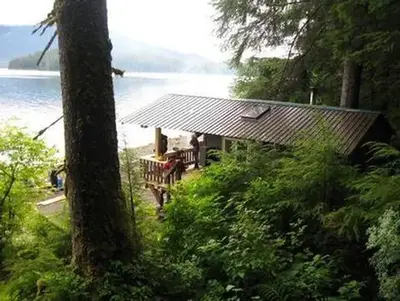 Beecher pass cabin3